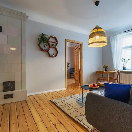 Apartment Design With Vintage Twist In Central *