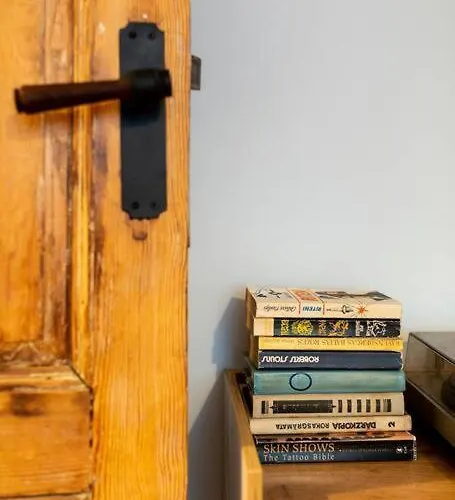 Design With Vintage Twist In Dzīvoklis Riga