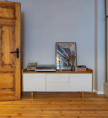 Апартаменты Design With Vintage Twist In