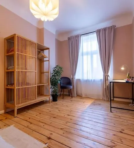 Design With Vintage Twist In Апартаменты Рига