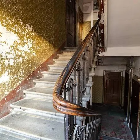 Design With Vintage Twist In